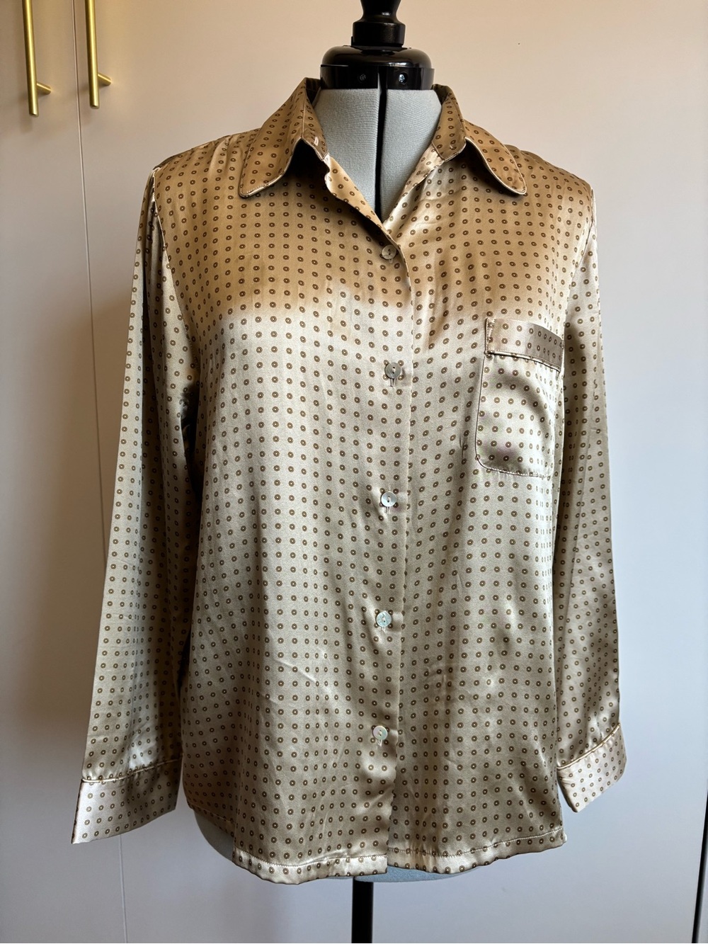 Victoria's Secret Beige Flowers 100% Silk Blouse / PJ Top